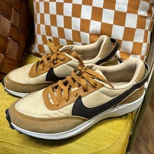 Nike Waffle Bebut Tennis Shoes